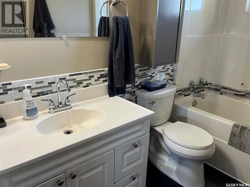 1542 Smith Street, Moose Jaw, SK - Indoor Photo Showing Bathroom