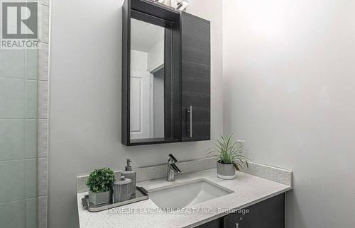 208 - 277 South Park Road, Markham (Commerce Valley), ON - Indoor Photo Showing Bathroom