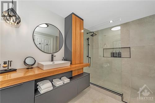 1198 Fieldown Street, Cumberland, ON - Indoor Photo Showing Bathroom