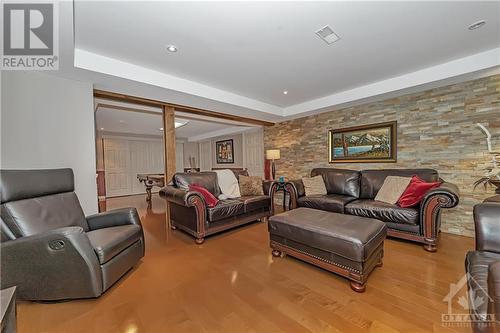 1198 Fieldown Street, Cumberland, ON - Indoor Photo Showing Living Room