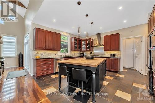 1198 Fieldown Street, Ottawa, ON - Indoor Photo Showing Kitchen With Upgraded Kitchen