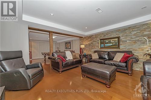 1198 Fieldown Street, Ottawa, ON - Indoor Photo Showing Living Room