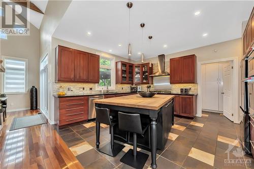 1198 Fieldown Street, Cumberland, ON - Indoor Photo Showing Kitchen With Upgraded Kitchen