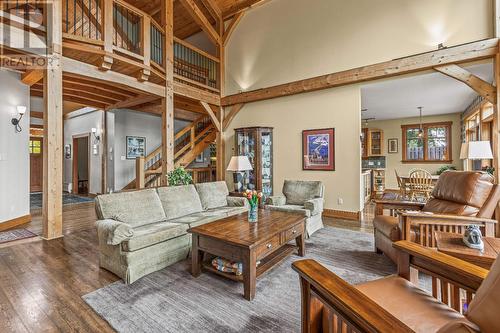 1403 Deer Ridge Road, Golden, BC - Indoor Photo Showing Living Room