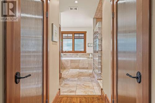 1403 Deer Ridge Road, Golden, BC - Indoor Photo Showing Bathroom