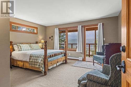 1403 Deer Ridge Road, Golden, BC - Indoor Photo Showing Bedroom