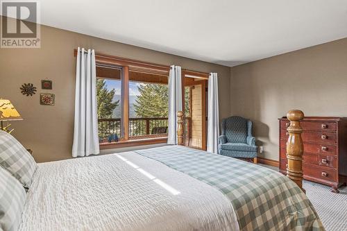 1403 Deer Ridge Road, Golden, BC - Indoor Photo Showing Bedroom