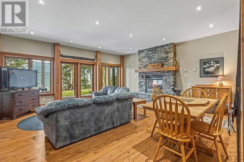 1403 Deer Ridge Road, Golden, BC - Indoor With Fireplace