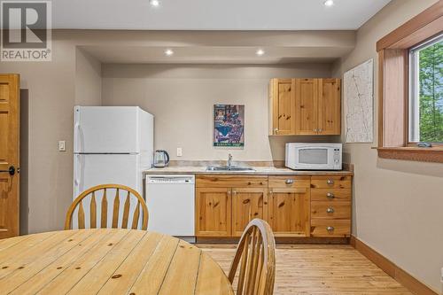 1403 Deer Ridge Road, Golden, BC - Indoor Photo Showing Kitchen With Double Sink