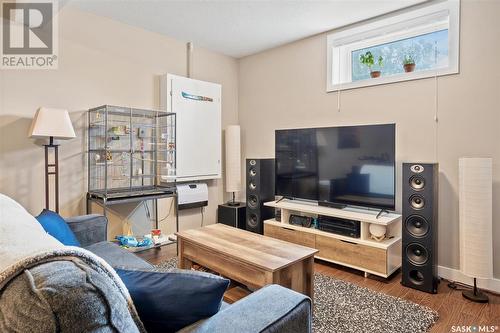 115 Johns Road, Saskatoon, SK - Indoor Photo Showing Living Room