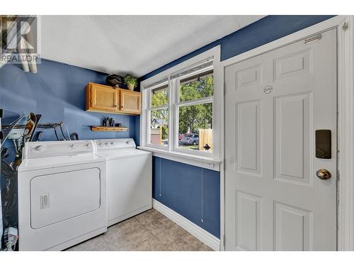 1333 Richter Street, Kelowna, BC - Indoor Photo Showing Laundry Room