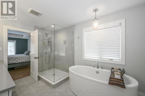 928 Zaifman Circle, London, ON - Indoor Photo Showing Bathroom