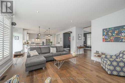 928 Zaifman Circle, London, ON - Indoor Photo Showing Living Room