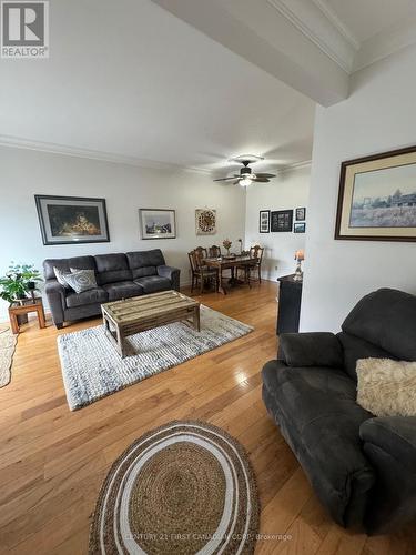 24 - 374 Front Street, Central Elgin (Port Stanley), ON - Indoor Photo Showing Living Room