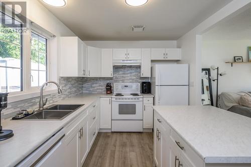 6061 Birchwood Crescent, Prince George, BC - Indoor Photo Showing Kitchen With Double Sink