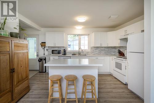 6061 Birchwood Crescent, Prince George, BC - Indoor Photo Showing Kitchen