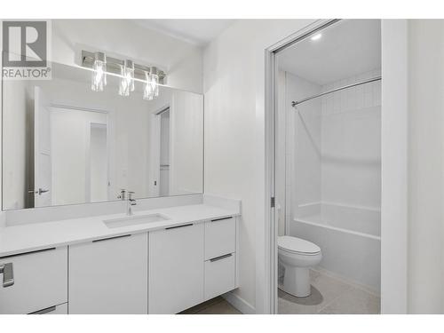 353 Arrowleaf Rise, Coldstream, BC - Indoor Photo Showing Bathroom