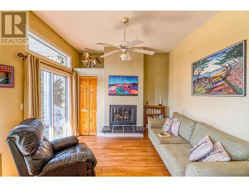 1967 Abbott Street, Kelowna, BC - Indoor Photo Showing Living Room With Fireplace