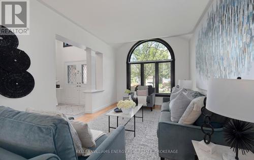 1486 Greenvalley Trail, Oshawa (Taunton), ON - Indoor Photo Showing Living Room