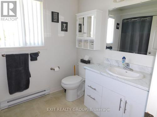 141 Stoco Road, Tweed, ON - Indoor Photo Showing Bathroom