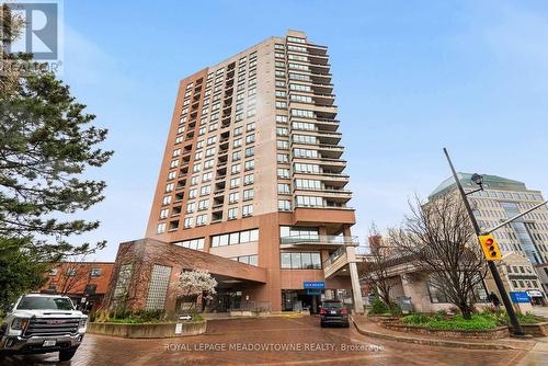 806 - 1 Belvedere Court, Brampton (Downtown Brampton), ON - Outdoor With Facade