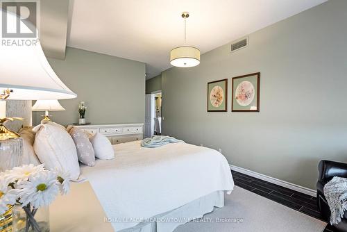 806 - 1 Belvedere Court, Brampton (Downtown Brampton), ON - Indoor Photo Showing Bedroom