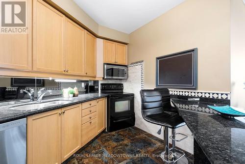 806 - 1 Belvedere Court, Brampton (Downtown Brampton), ON - Indoor Photo Showing Kitchen With Double Sink