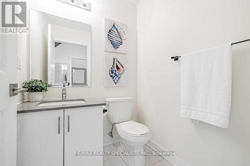 121 William Duncan Road, Toronto (Downsview-Roding-Cfb), ON - Indoor Photo Showing Bathroom