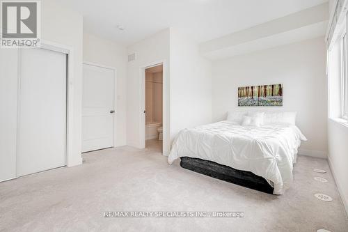 121 William Duncan Road, Toronto (Downsview-Roding-Cfb), ON - Indoor Photo Showing Bedroom