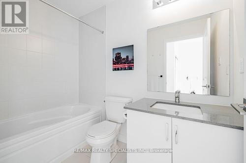 121 William Duncan Road, Toronto (Downsview-Roding-Cfb), ON - Indoor Photo Showing Bathroom