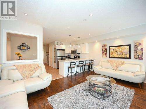 1142 Tupper Drive, Milton (Clarke), ON - Indoor Photo Showing Living Room