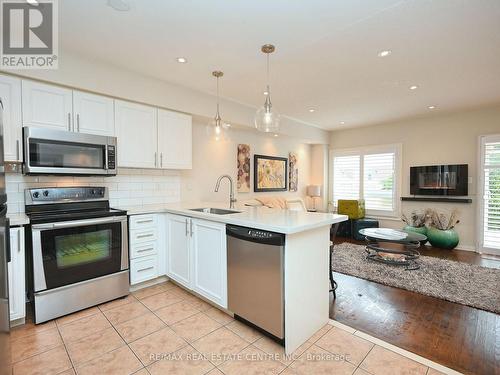 1142 Tupper Drive, Milton (Clarke), ON - Indoor Photo Showing Kitchen With Stainless Steel Kitchen With Upgraded Kitchen