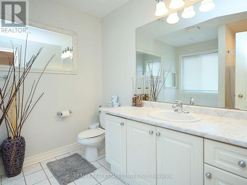 1142 Tupper Drive, Milton (Clarke), ON - Indoor Photo Showing Bathroom