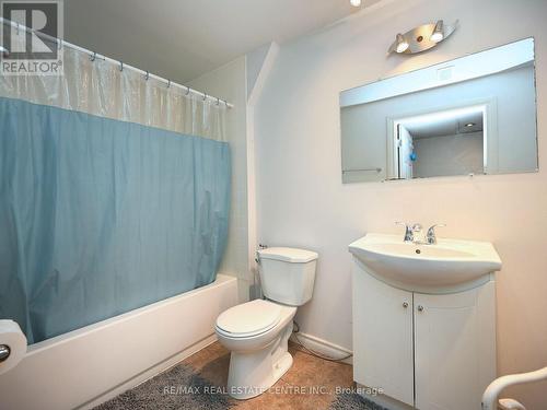 1142 Tupper Drive, Milton (Clarke), ON - Indoor Photo Showing Bathroom