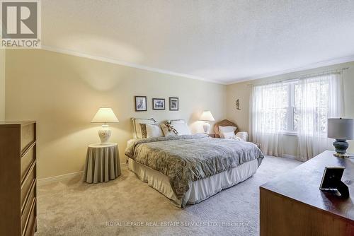 1301 Mapleridge Crescent, Oakville, ON - Indoor Photo Showing Bedroom