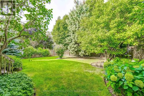 1301 Mapleridge Crescent, Oakville, ON - Outdoor