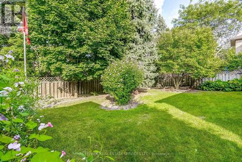 1301 Mapleridge Crescent, Oakville, ON - Outdoor