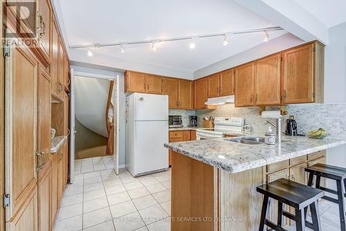 1301 Mapleridge Crescent, Oakville, ON - Indoor Photo Showing Kitchen With Double Sink