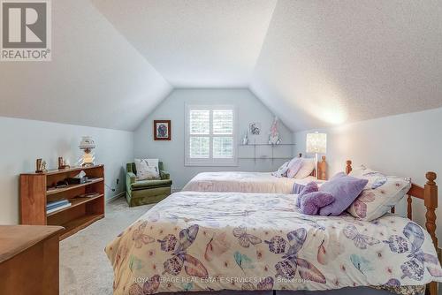 1301 Mapleridge Crescent, Oakville, ON - Indoor Photo Showing Bedroom