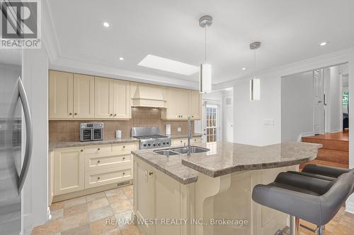 34 Lorraine Crescent, Brampton (Westgate), ON - Indoor Photo Showing Kitchen With Double Sink