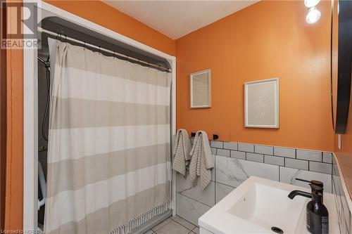 732 Airport Road, North Bay, ON - Indoor Photo Showing Bathroom