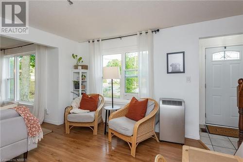 732 Airport Road, North Bay, ON - Indoor Photo Showing Living Room