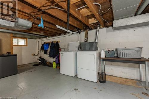 732 Airport Road, North Bay, ON - Indoor Photo Showing Laundry Room