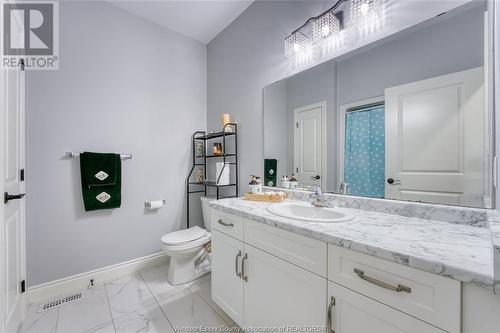 51 Kingsbridge Drive, Amherstburg, ON - Indoor Photo Showing Bathroom