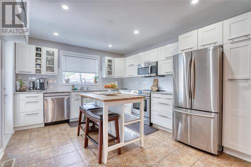 2475 Maitland, Windsor, ON - Indoor Photo Showing Kitchen With Upgraded Kitchen