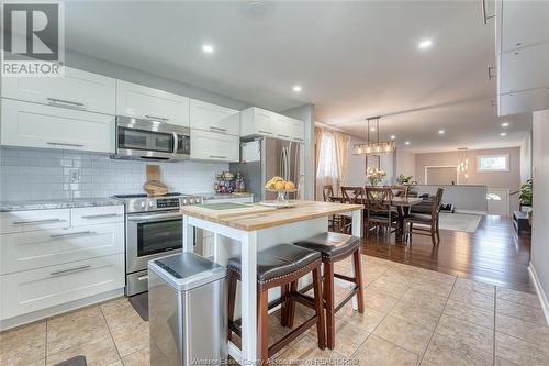 2475 Maitland, Windsor, ON - Indoor Photo Showing Kitchen With Upgraded Kitchen