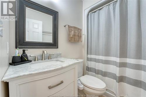 2475 Maitland, Windsor, ON - Indoor Photo Showing Bathroom