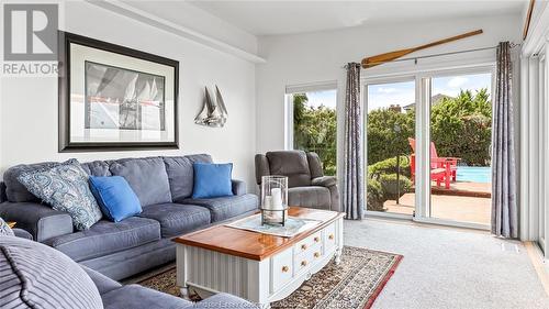 793 Valentino Drive, Lakeshore, ON - Indoor Photo Showing Living Room