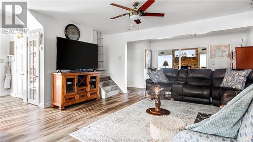 793 Valentino Drive, Lakeshore, ON - Indoor Photo Showing Living Room