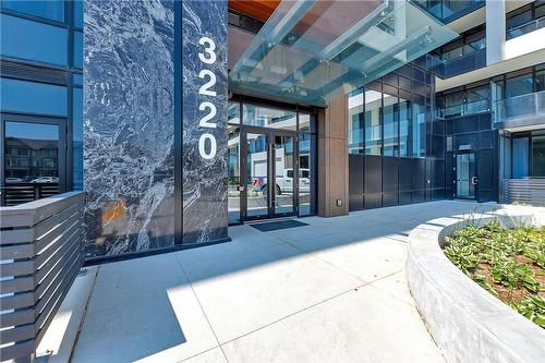 3220 William Coltson Avenue|Unit #2207, Oakville, ON - Outdoor